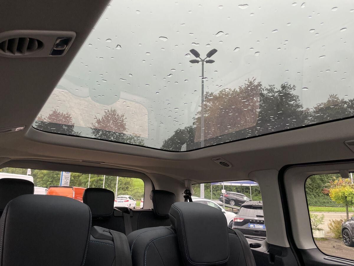 Ford Tourneo Sport BEV