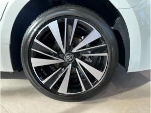 Toyota Corolla 1,8 l Hybrid TS, Teamplayer inkl. kostenlosem Fahrradträger