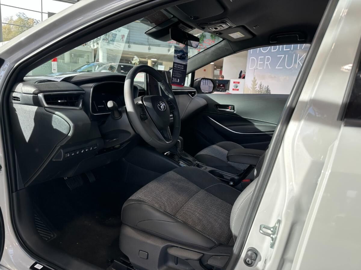 Toyota Corolla 1,8 l Hybrid TS, Teamplayer inkl. kostenlosem Fahrradträger