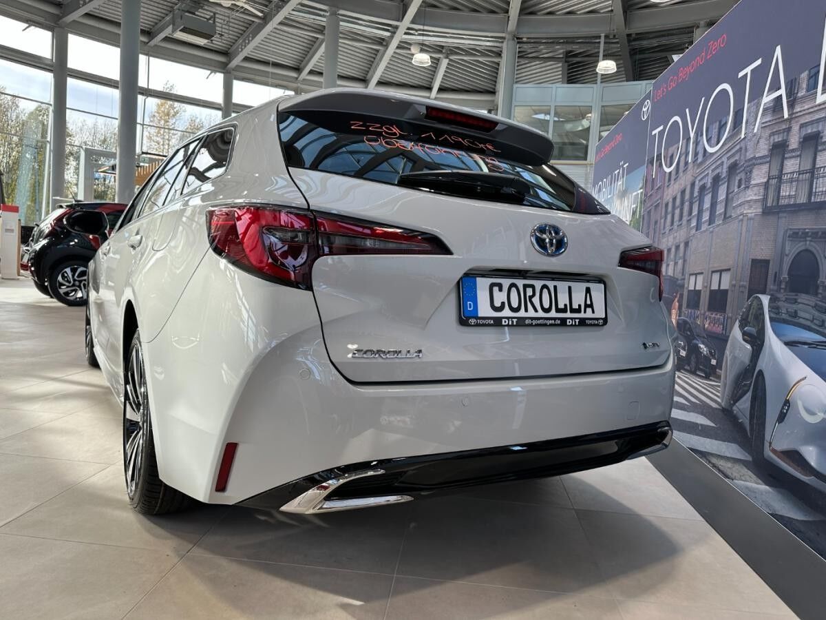 Toyota Corolla 1,8 l Hybrid TS, Teamplayer inkl. kostenlosem Fahrradträger
