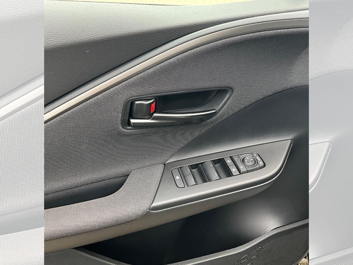 Toyota C-HR 2,0 l Hybrid 4x2 Teamplayer CVT inkl. kostenlosem Fahrradträger