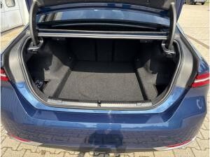 BMW 520 i - Limousine - Aktion - Standheizung - Autobahnassistent -  Aktive Sitzbelüftung - Innovationspaket