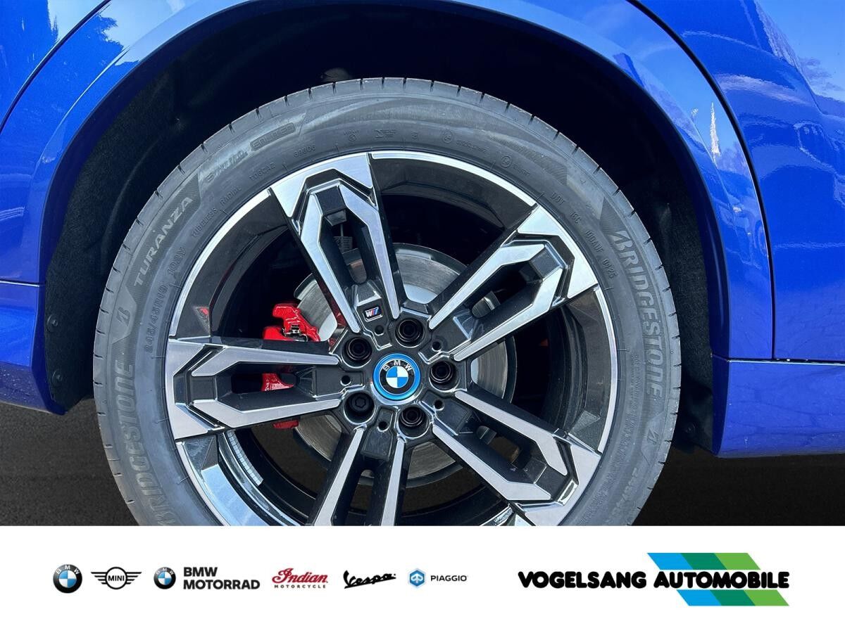 BMW iX2 xDrive30 M Sport