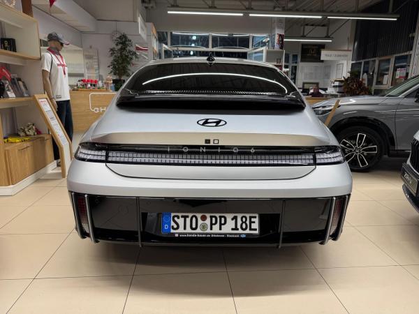 Hyundai IONIQ 6 First Edition / Gravity Gold Matt