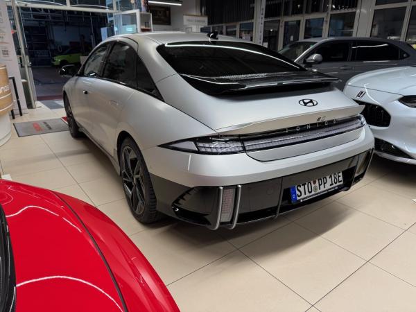 Hyundai IONIQ 6 First Edition / Gravity Gold Matt