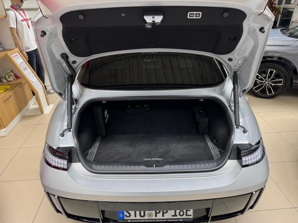 Hyundai IONIQ 6 First Edition / Gravity Gold Matt