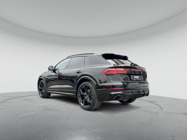 Audi RS Q8 SUV performance tiptr. Pano 23" HUD Keramik