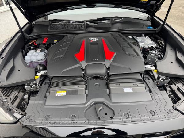 Audi RS Q8 SUV performance tiptr. Pano 23" HUD Keramik