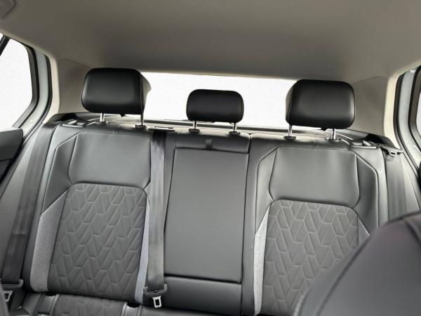 Volkswagen Golf ENERGY 1,5 l eTSI OPF 7-Gang-Doppelkupplungsgetriebe DSG