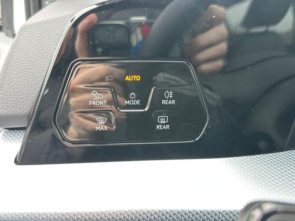 Volkswagen Golf ENERGY 1,5 l eTSI OPF 7-Gang-Doppelkupplungsgetriebe DSG