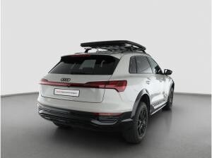 Audi Q8 e-tron edition Dakar 55 qu Matrix HUD Pano ACC