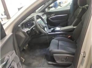 Audi Q8 e-tron edition Dakar 55 qu Matrix HUD Pano ACC