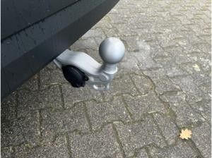 Skoda Kodiaq Selection 1.5 TSI *NAVI*RFK*AHK*TRAVEL*ACC Skoda Kodiaq Selection 1.5 TSI *NAVI*RFK*AHK*TRAVEL*ACC