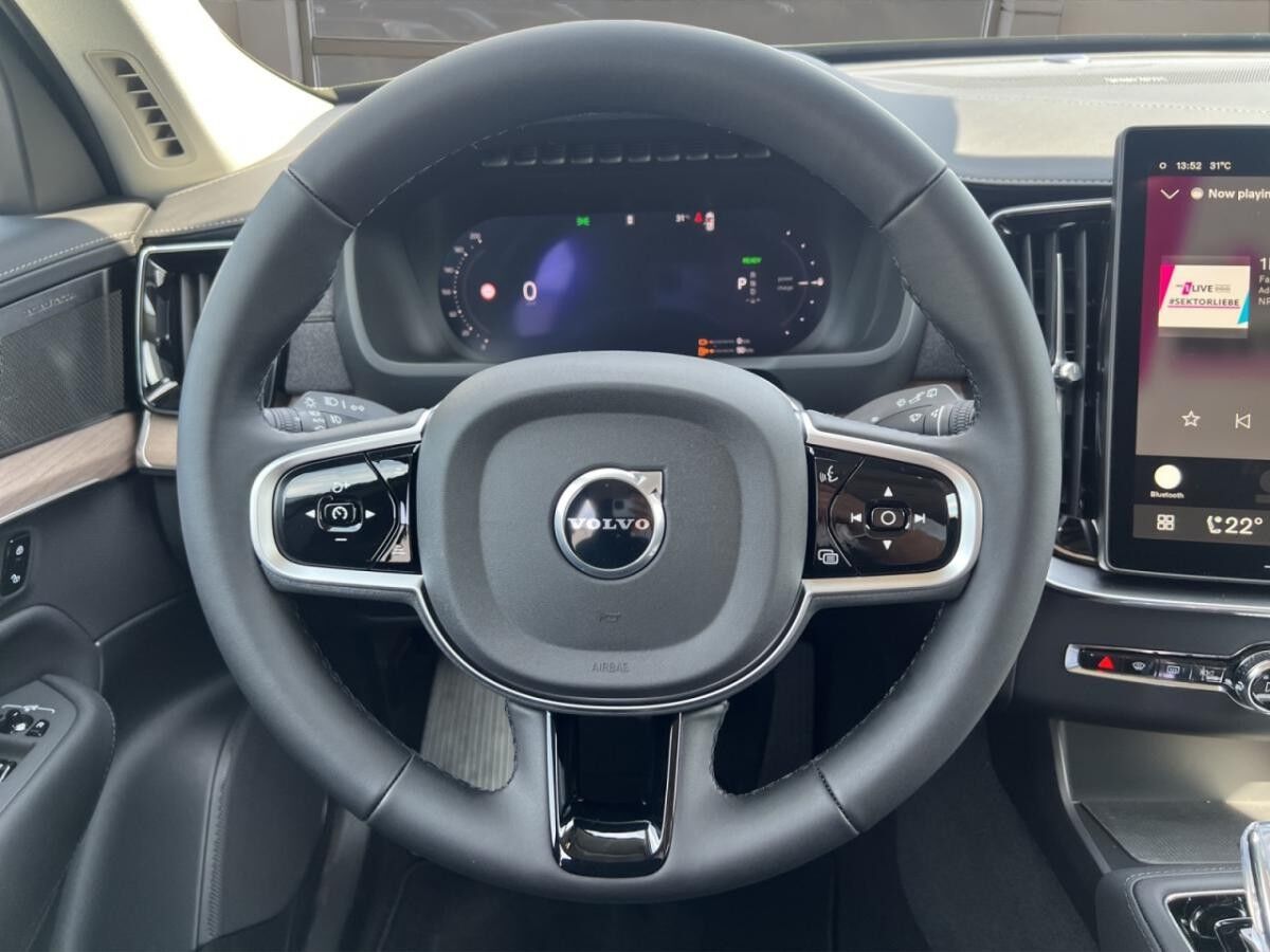 Volvo XC90 T8 AWD AKTION Plus Bright NAI LED H&K 7Sitzer