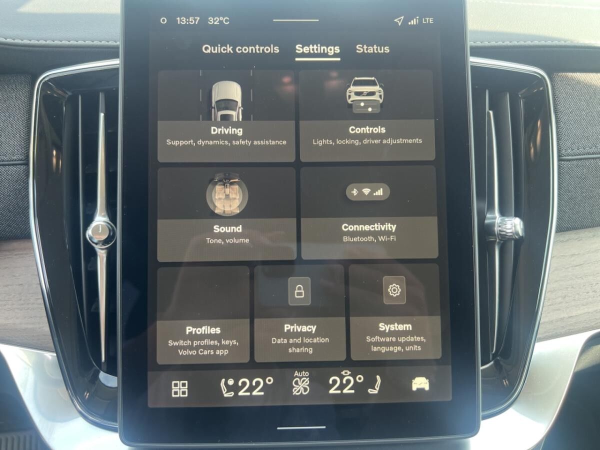 Volvo XC90 T8 AWD AKTION Plus Bright NAI LED H&K 7Sitzer