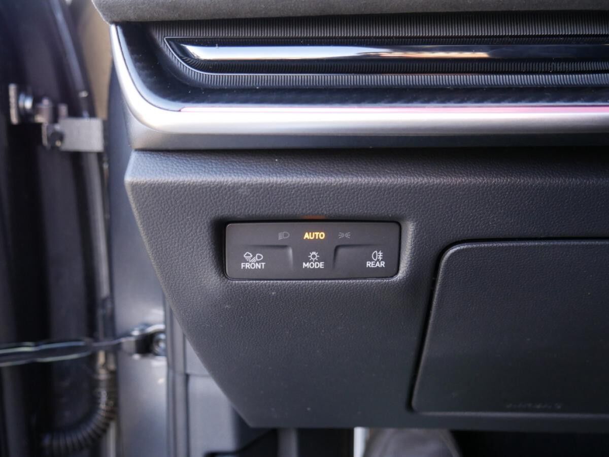 Skoda Superb Combi 2.0 TSI 4X4 Sportline HUD MATRIX-LED AHK *810*