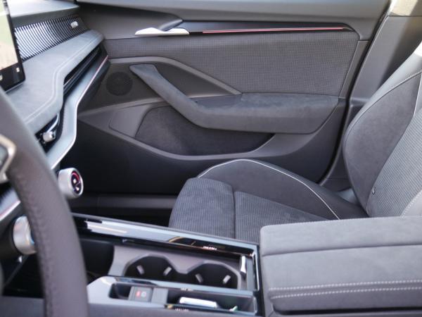 Skoda Superb Combi 2.0 TSI 4X4 Sportline HUD MATRIX-LED AHK *810*