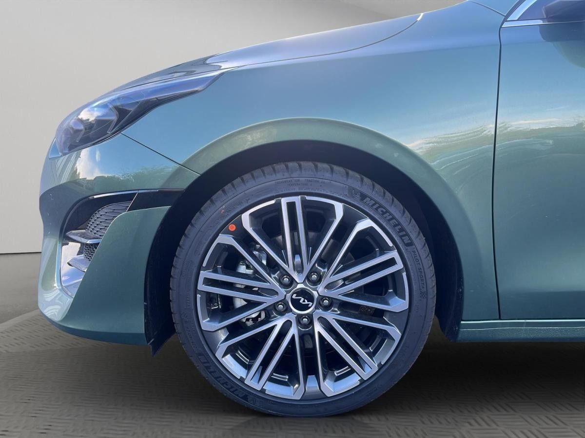 Kia Ceed SW GT Line KLIMA LED NAVI LEDER ALU RFK SITZHEIZUNG VORN & HINTEN PDC LENKRADHEIZUNG JBL ELEKTR. HEC