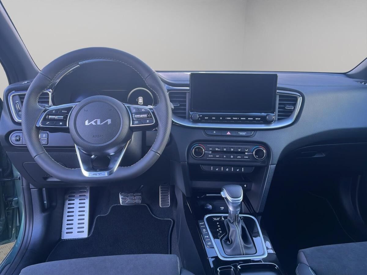 Kia Ceed SW GT Line KLIMA LED NAVI LEDER ALU RFK SITZHEIZUNG VORN & HINTEN PDC LENKRADHEIZUNG JBL ELEKTR. HEC