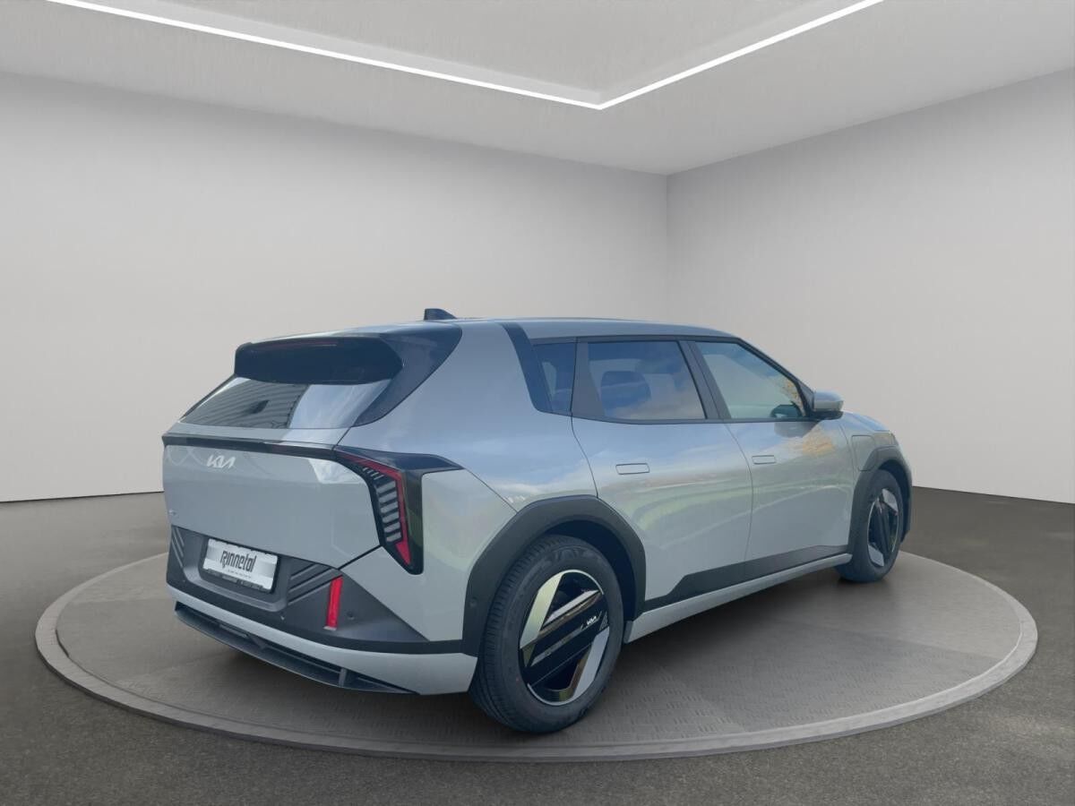 Kia EV4 81,4 kWh Earth KLIMA LED WÄRMEPUMPE ELEK HECKKLAPPE DRIVE WISE TECH PAK SITZHEIZUNG 360° KAM