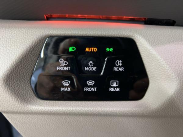 Volkswagen Multivan Style LÜ 110 KW DSG*Head UP*Panorama*M+S*Harman Kardon