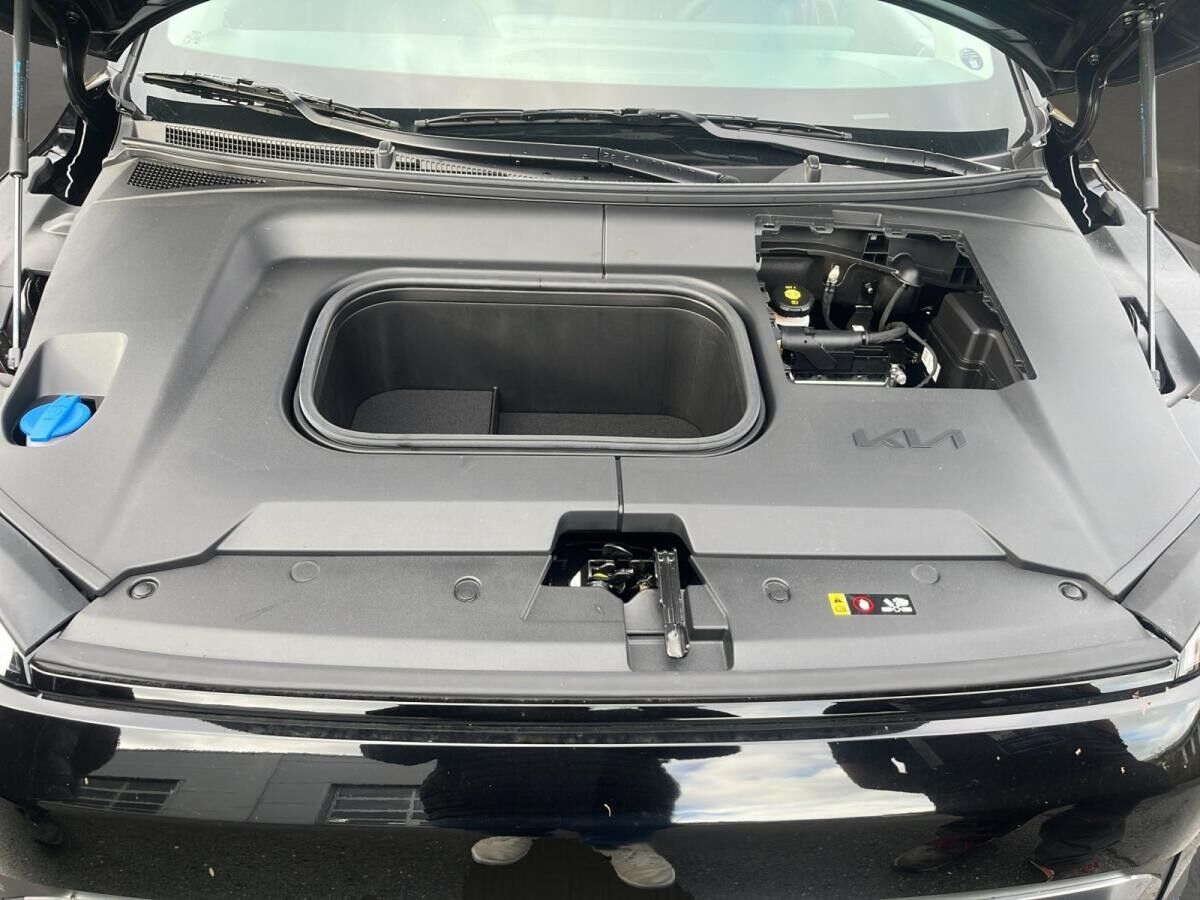 Kia EV3 Earth 58,3 kWh Earth KLIMA LED NAVI ALU DAB WÄRMEPUMPE SITZHEIZUNG LENKRADHEIZUNG RFK ELEK HECKKLAPP