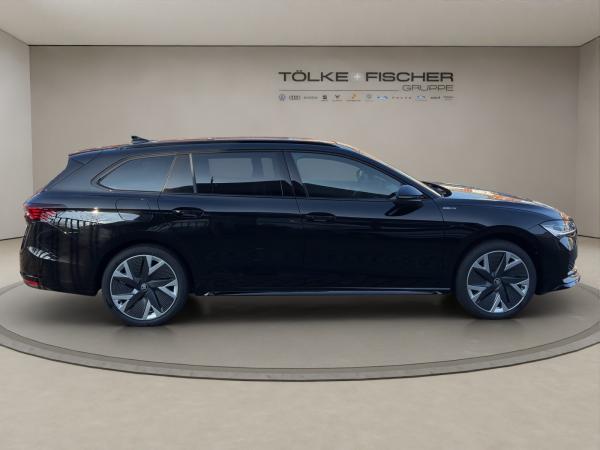 Skoda Superb SOFORT VERFÜGBAR! Combi Sportline Navi DCC Pano AHK eSitz Skoda Superb SOFORT VERFÜGBAR! Combi Sportline Navi DCC Pano AHK eSitz