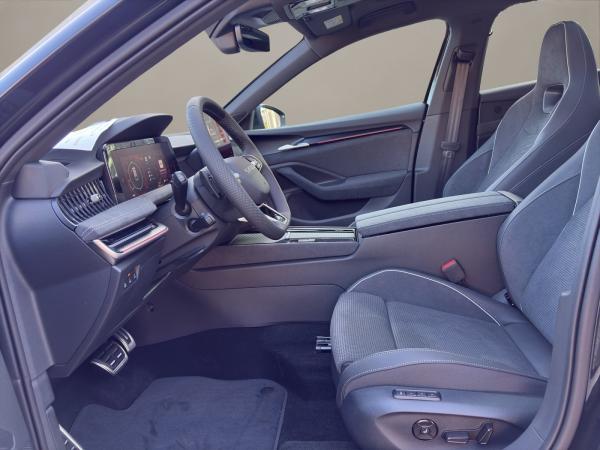 Skoda Superb SOFORT VERFÜGBAR! Combi Sportline Navi DCC Pano AHK eSitz Skoda Superb SOFORT VERFÜGBAR! Combi Sportline Navi DCC Pano AHK eSitz