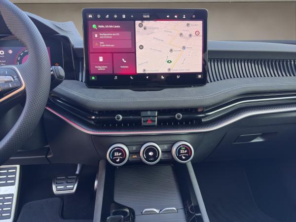 Skoda Superb SOFORT VERFÜGBAR! Combi Sportline Navi DCC Pano AHK eSitz Skoda Superb SOFORT VERFÜGBAR! Combi Sportline Navi DCC Pano AHK eSitz