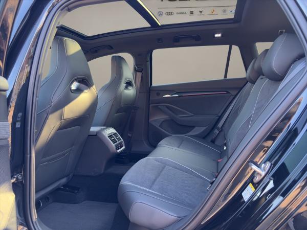 Skoda Superb SOFORT VERFÜGBAR! Combi Sportline Navi DCC Pano AHK eSitz Skoda Superb SOFORT VERFÜGBAR! Combi Sportline Navi DCC Pano AHK eSitz