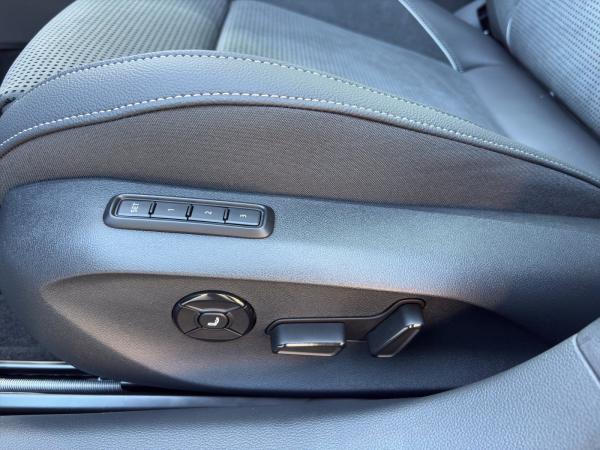 Skoda Superb SOFORT VERFÜGBAR! Combi Sportline Navi DCC Pano AHK eSitz Skoda Superb SOFORT VERFÜGBAR! Combi Sportline Navi DCC Pano AHK eSitz