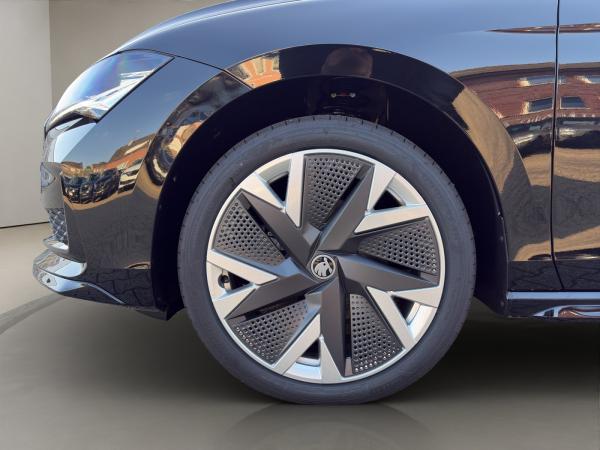Skoda Superb SOFORT VERFÜGBAR! Combi Sportline Navi DCC Pano AHK eSitz Skoda Superb SOFORT VERFÜGBAR! Combi Sportline Navi DCC Pano AHK eSitz