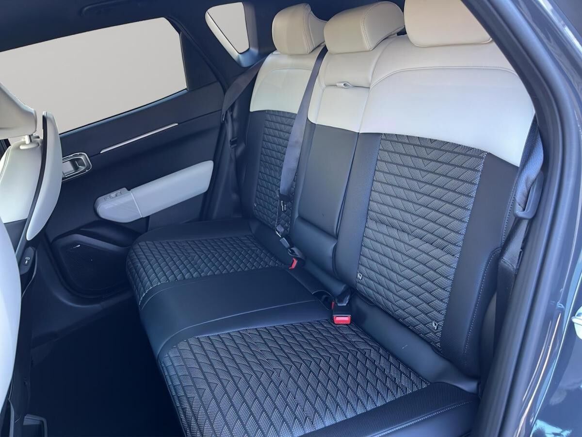 Kia EV4 81,4 kWh GT-Line RFK KLIMA LED NAVI ALU PANO DRIVE WISE HEAD UP V2L ELEK HECKKLAPPE SITZHEIZUN