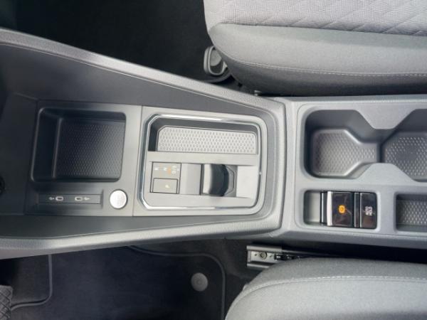 Volkswagen Caddy Maxi Life 1.5 TSI 85 KW DSG *LED * M+S * AHK+ 7 Sitze