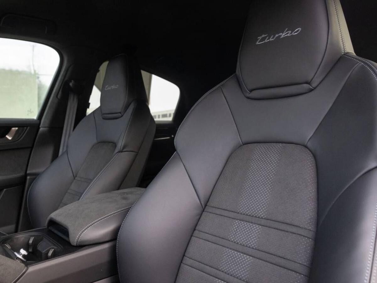 Porsche Cayenne Turbo E-Hybrid Coupé mit GT Paket *BLACKDEAL*