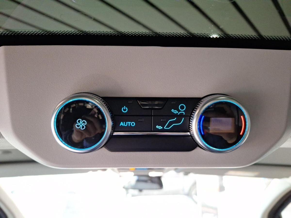 Ford Tourneo Custom Titanium X ***L2 Diesel AWD StandH PANO AHK LEDER MATRIX 19"***Sofort***