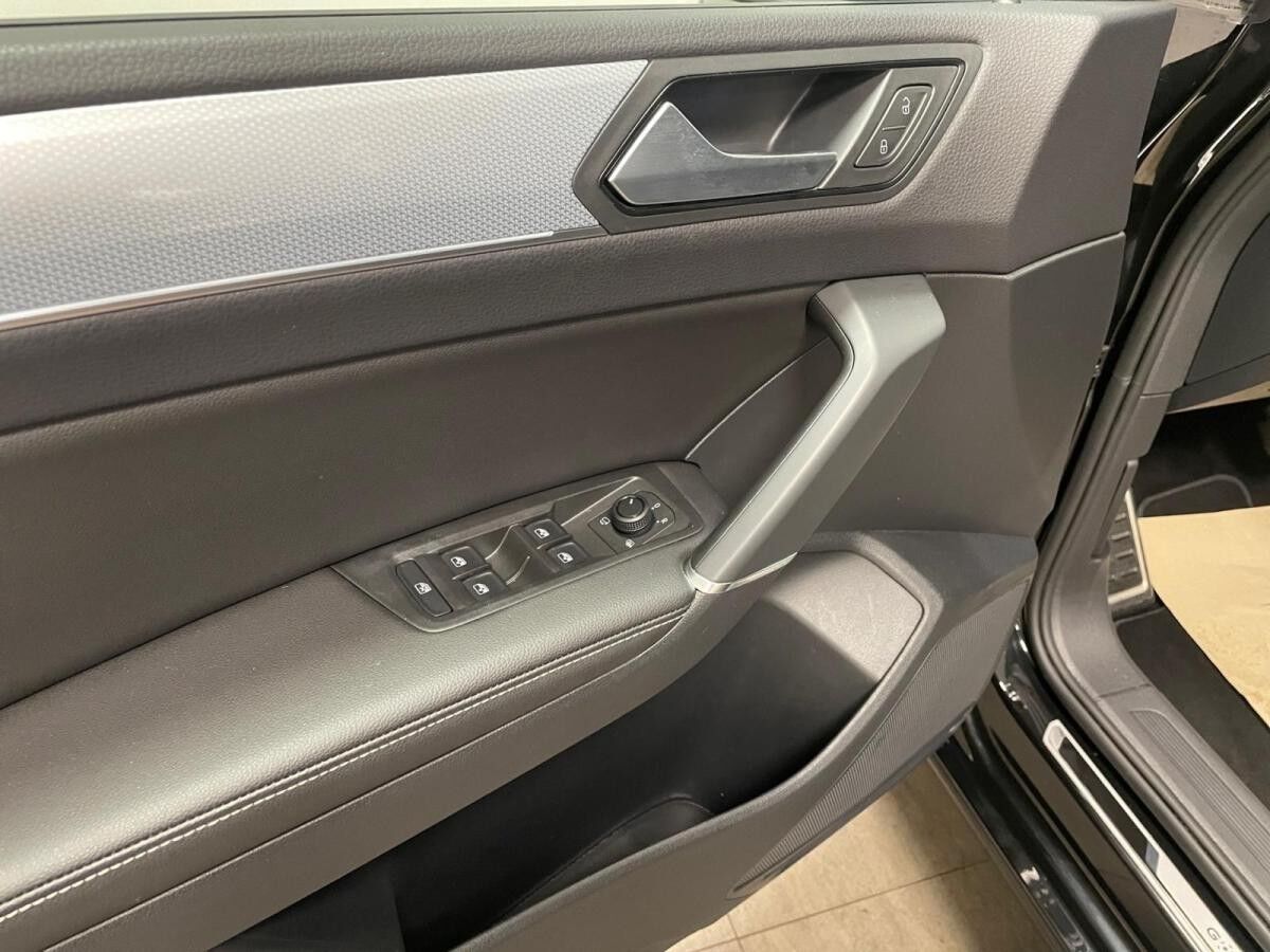 Volkswagen Touran Comfortline Goal 2.0 TDI 110kW DSG - IQ.Light AHK Kamera Navi LM Park Assist 7-Sitzer ACC SHZ