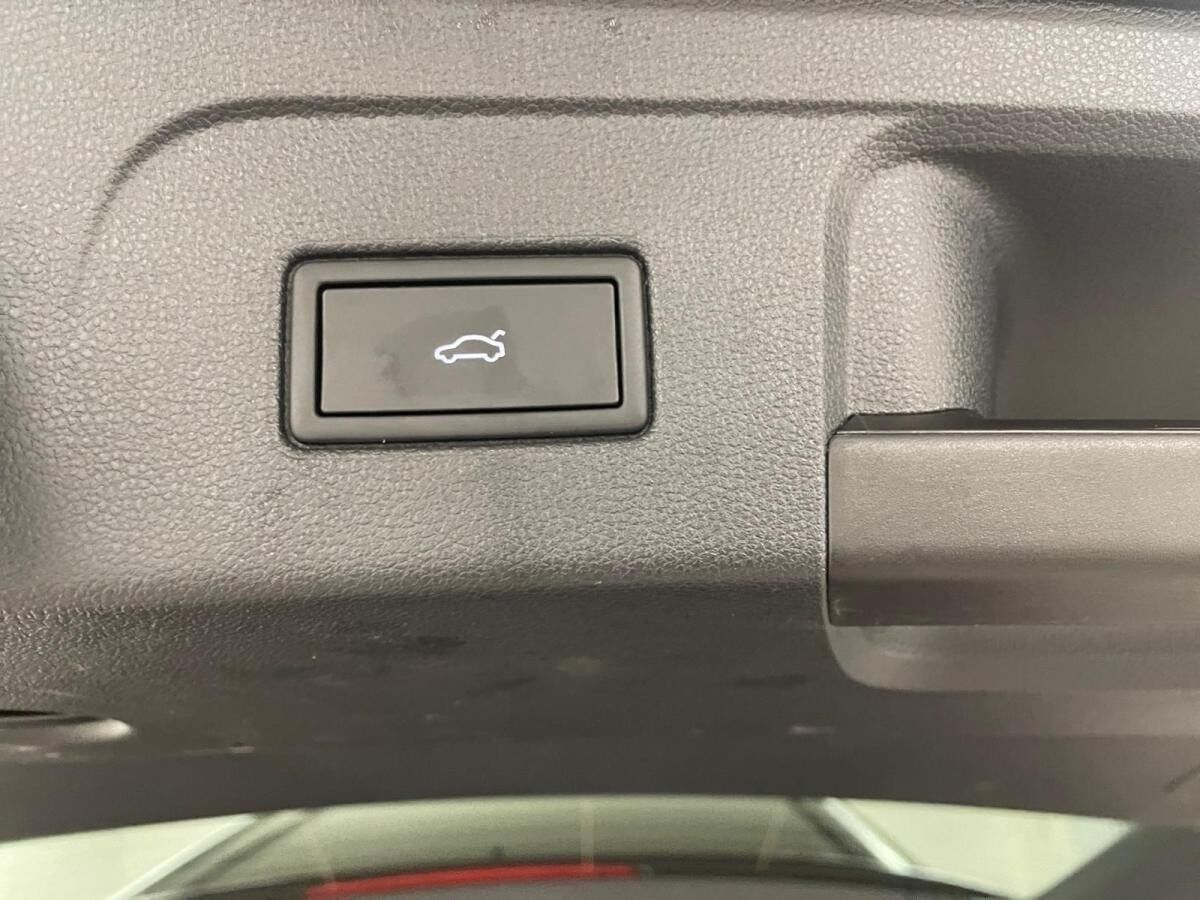 Volkswagen Touran Comfortline Goal 2.0 TDI 110kW DSG - IQ.Light AHK Kamera Navi LM Park Assist 7-Sitzer ACC SHZ