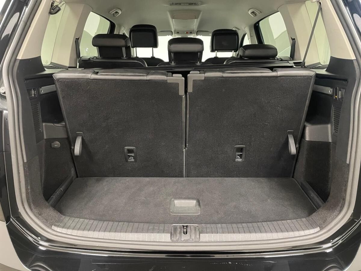 Volkswagen Touran Comfortline Goal 2.0 TDI 110kW DSG - IQ.Light AHK Kamera Navi LM Park Assist 7-Sitzer ACC SHZ