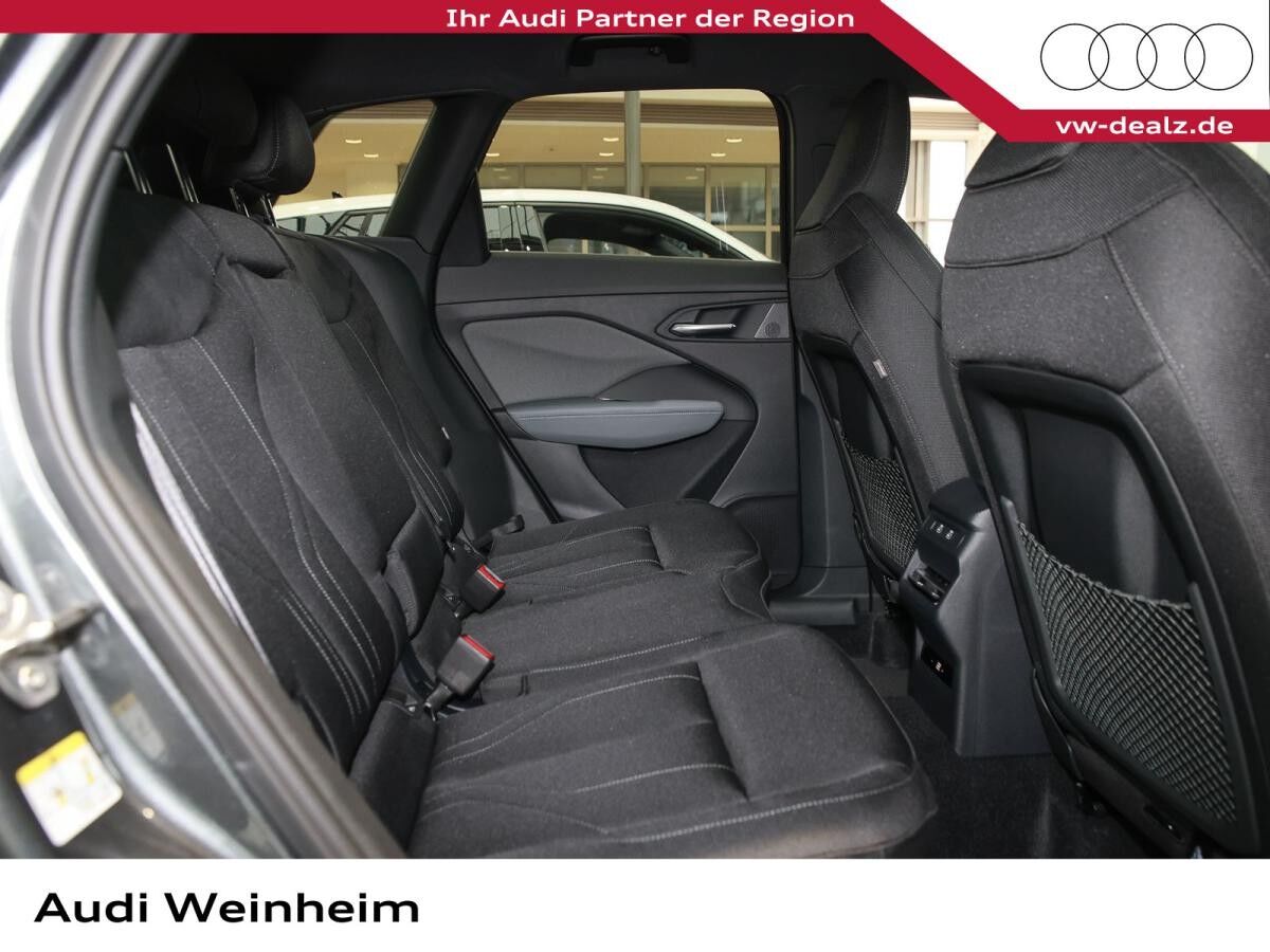 Audi Q3 SUV TFSI S tronic NAVI ALU 19" LED DAB