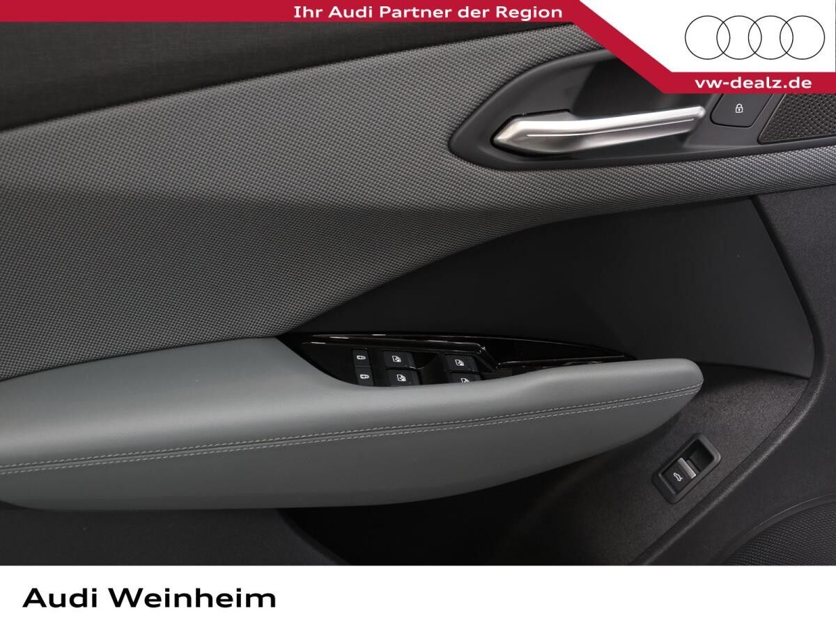 Audi Q3 SUV TFSI S tronic NAVI ALU 19" LED DAB