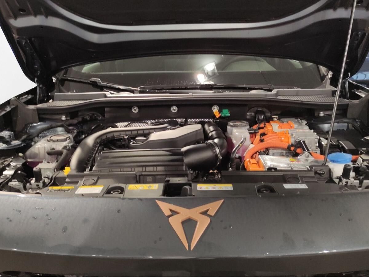 Cupra Formentor 1.5 e-HYBRID VZ Black Edition Cupra Formentor 1.5 e-HYBRID VZ Black Edition