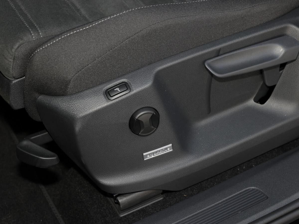 Volkswagen Touran 1.5TSI DSG R-LINE +AHK+7-SITZER+