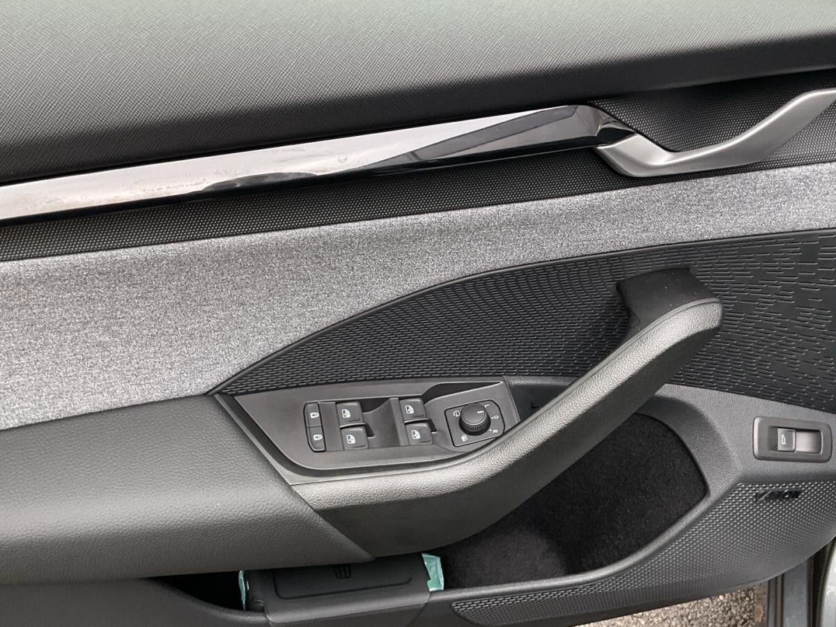 Skoda Octavia Combi 2.0 TDI  DSG Tour Matrix-LED-Scheinwerfer, Multifunktionskamera (Für Fahrerassistenzsysteme),