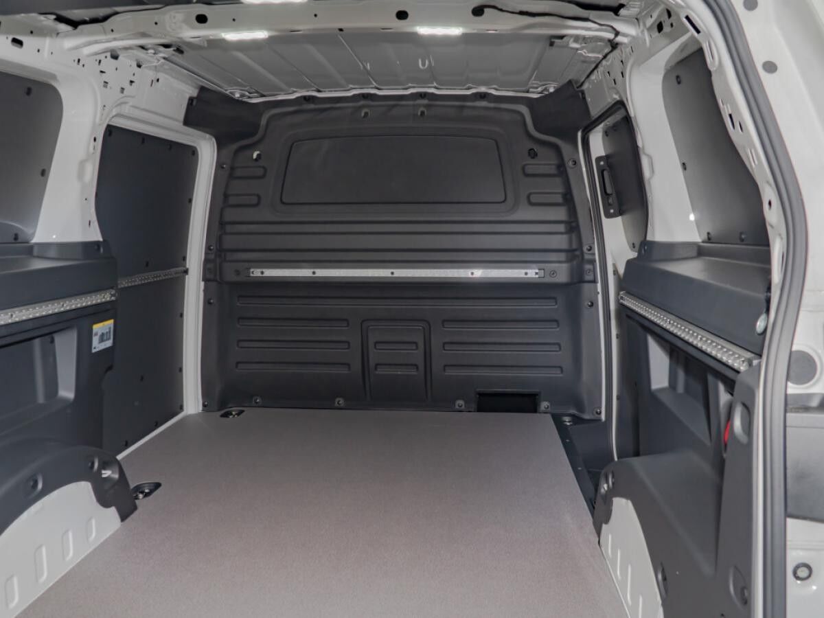 Volkswagen ID.Buzz Cargo Pro **mit Regalsystem** sofort verfügbar