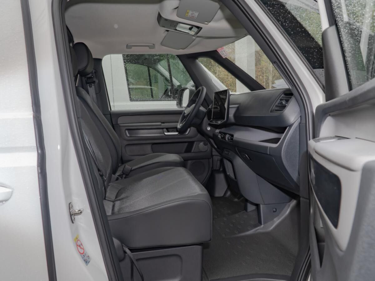 Volkswagen ID.Buzz Cargo Pro **mit Regalsystem** sofort verfügbar