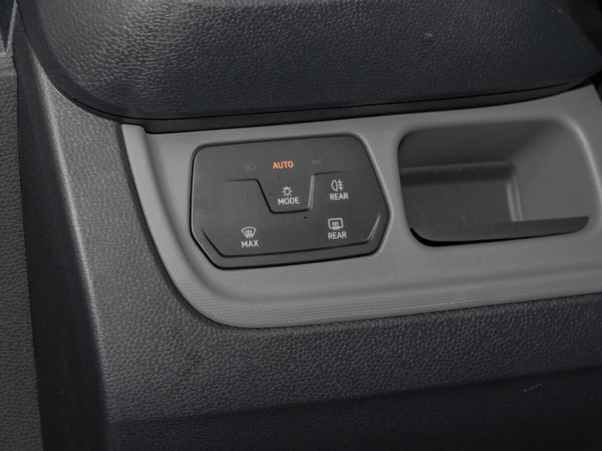 Volkswagen ID.Buzz Cargo Pro **mit Regalsystem** sofort verfügbar