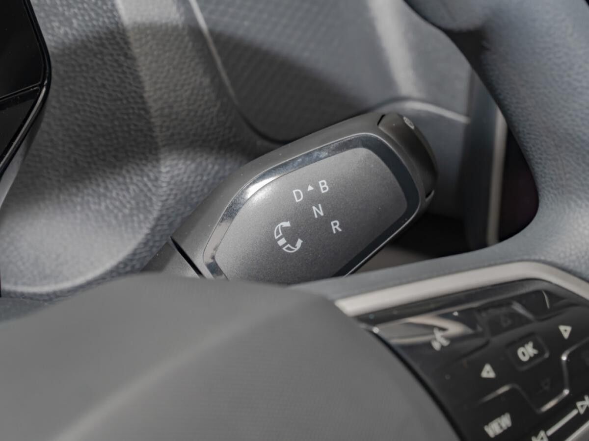 Volkswagen ID.Buzz Cargo Pro **mit Regalsystem** sofort verfügbar