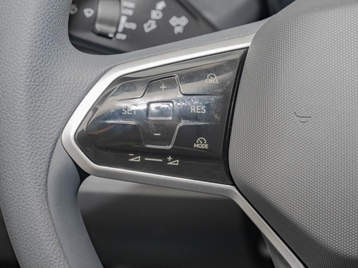 Volkswagen ID.Buzz Cargo Pro **mit Regalsystem** sofort verfügbar