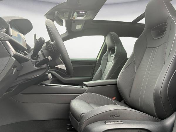 Skoda Superb Combi Sportline 2,0 TDI 7-Gang-DSG 4x4